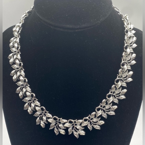 Coro Silver Tone Choker Necklace - Picture 3 of 8